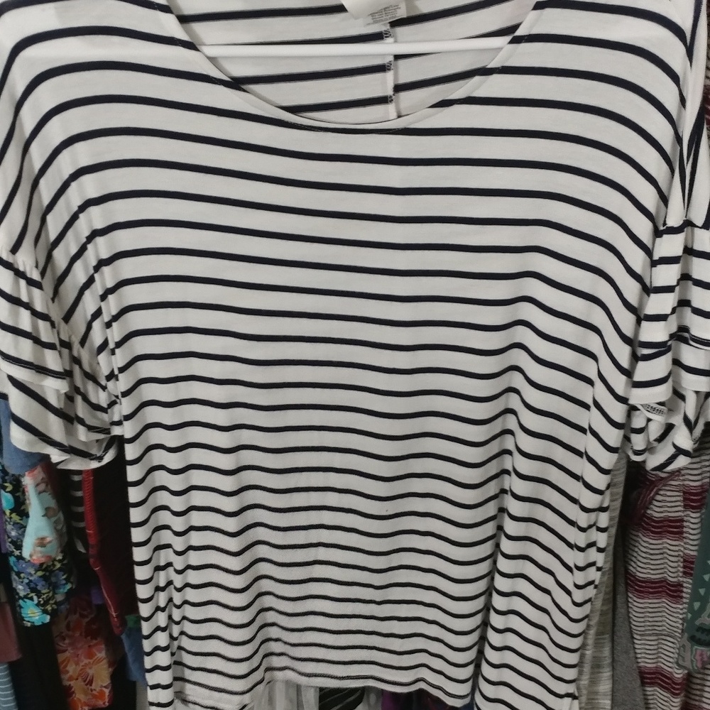 Frill sleeve top